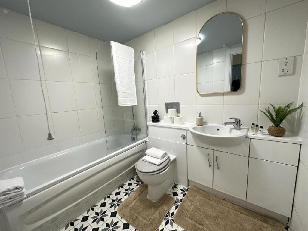 Three Bedroom Near Hyde Park Londra