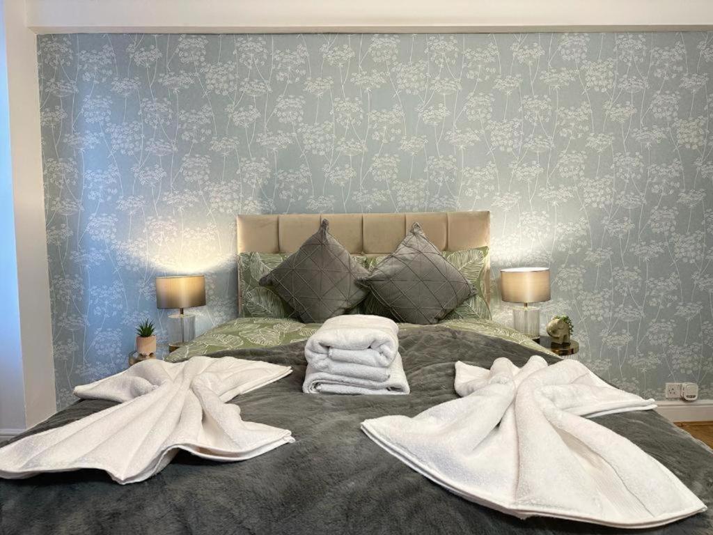 Three Bedroom Near Hyde Park Apartament